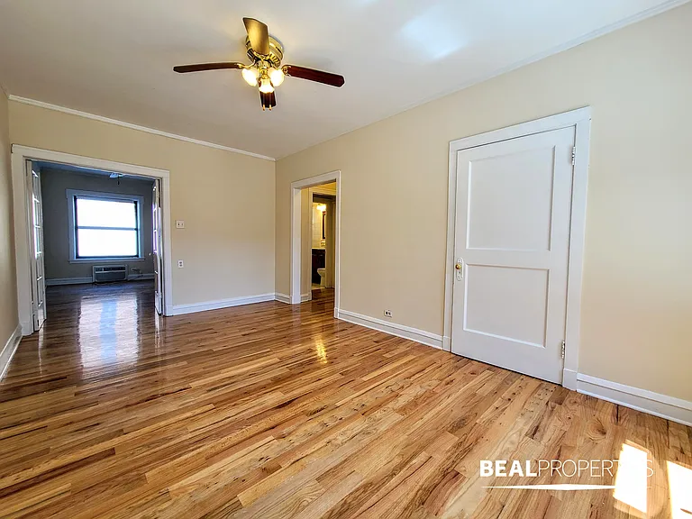 740-50 West Addison Street — Photo 12