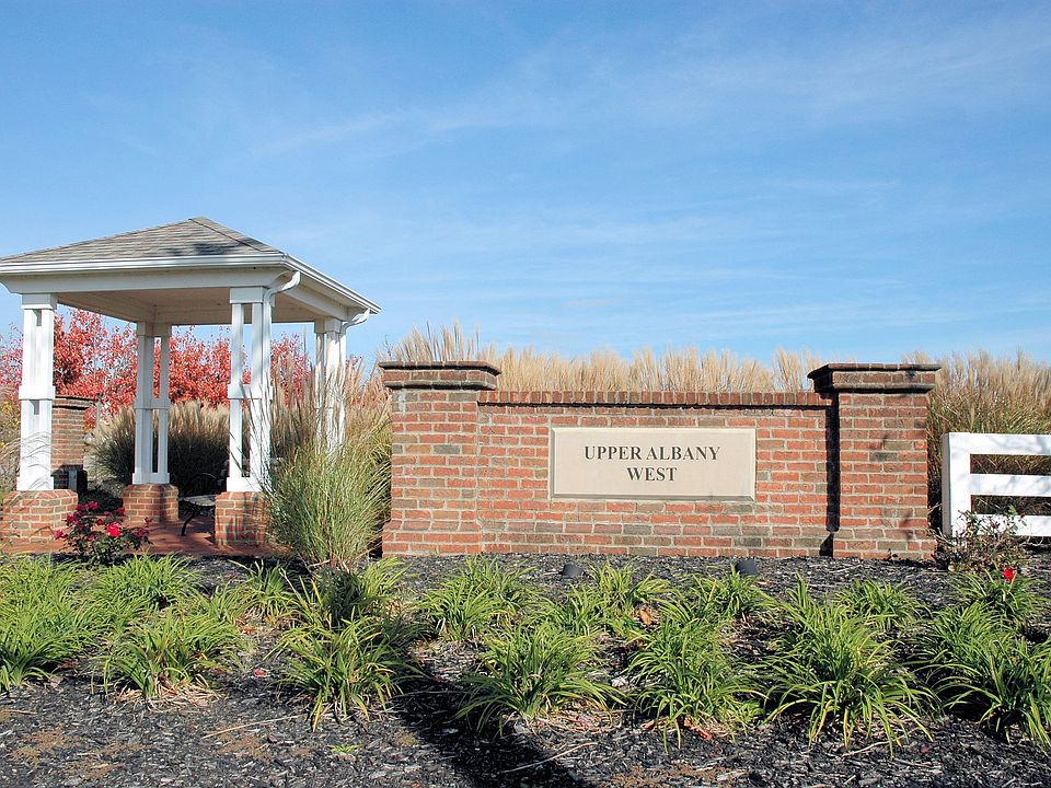 Neighborhood entry monument