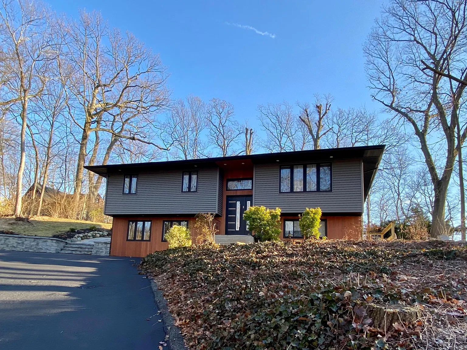 40 Ketewomoke Dr — Photo 1