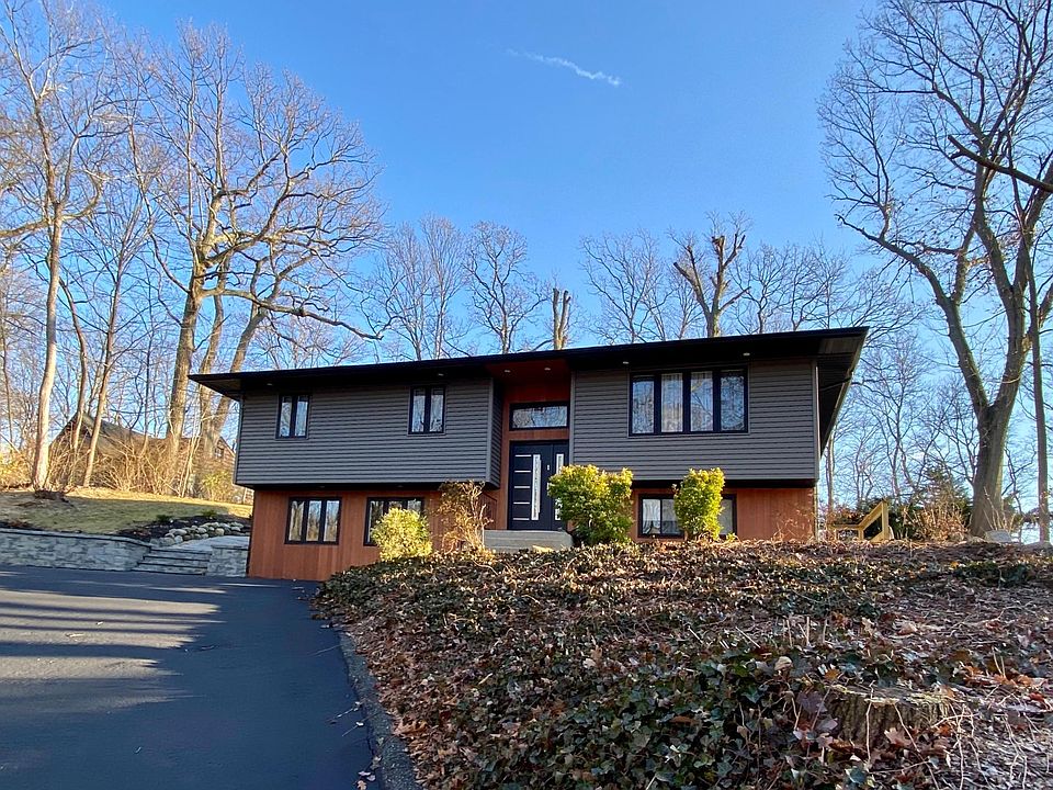 1st image of 40 Ketewomoke Dr
