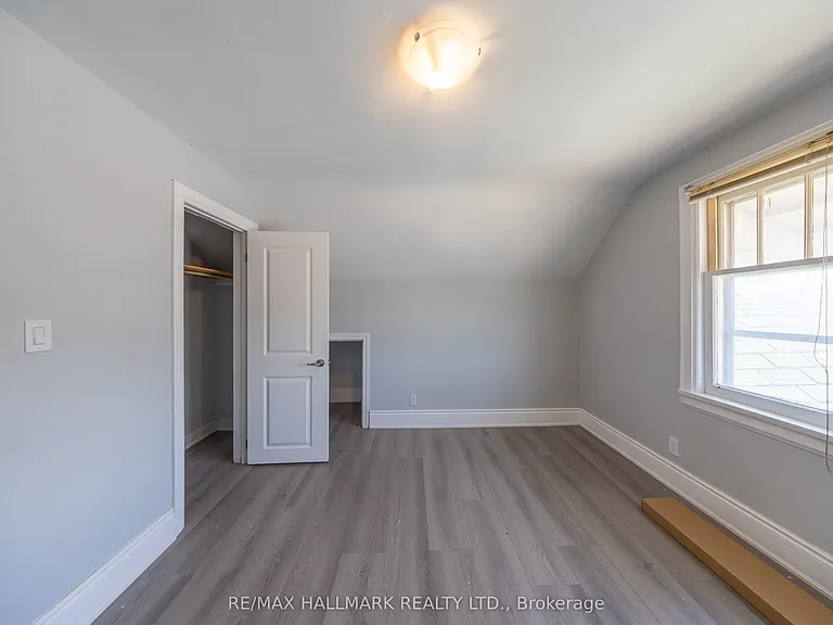 559 Ritson Rd S — Photo 21