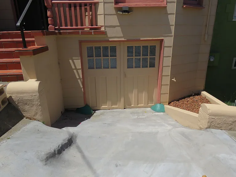 1714 Castro St — Photo 59