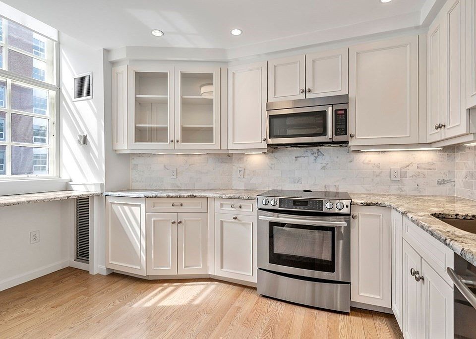 1st image of 106 13th St APT 316