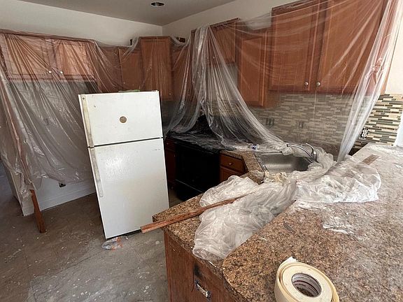 3rd image of 1135 Sargeant St