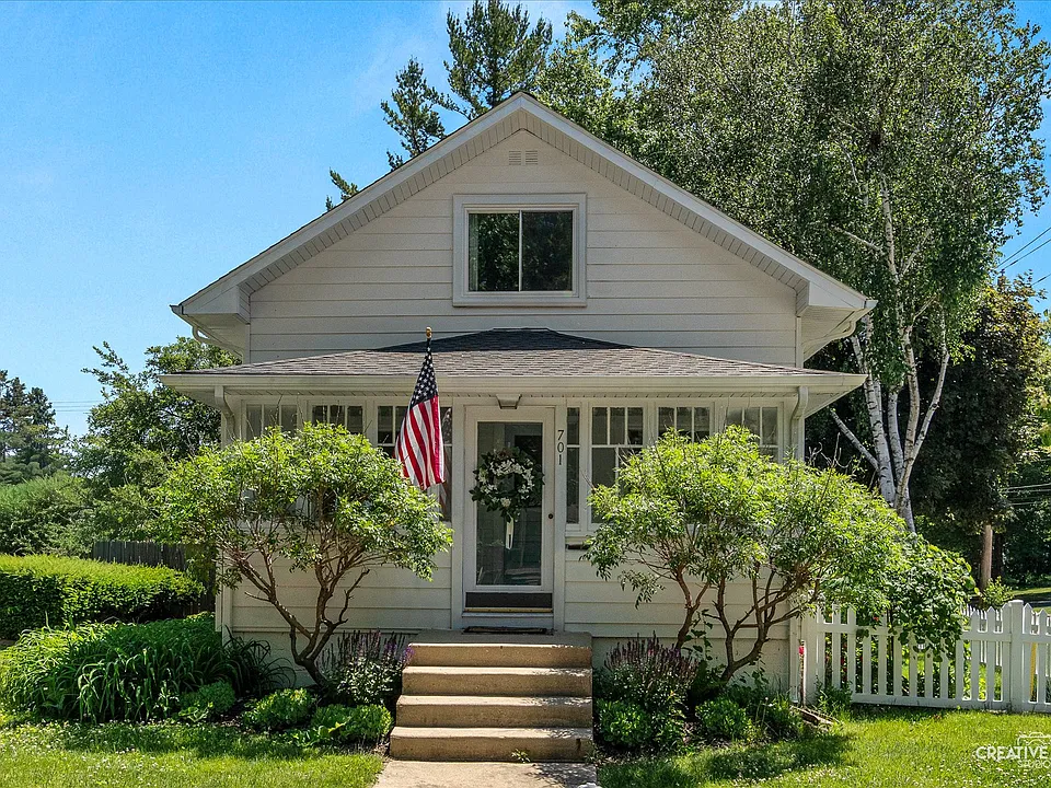 701 Edison St