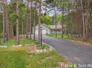 10815 Crawford Lake Trl, Cedar Springs, MI 49319