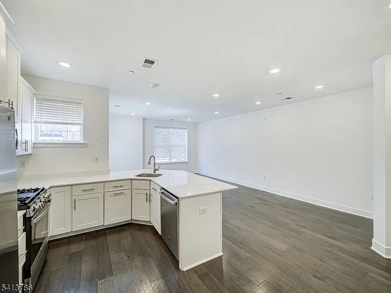 67 Veterans Way — Photo 12