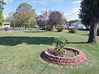 4th image of 1626 Shoreham Dr