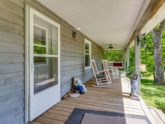 5th image of 766 Herring Hollow Ln