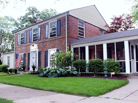 3rd image of 10600 S Fairfield Ave