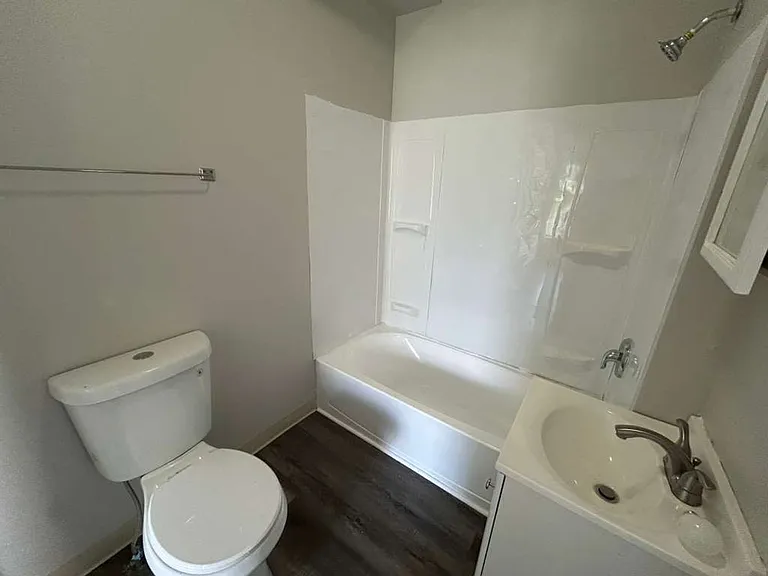 9300 Madison Ave — Photo 21