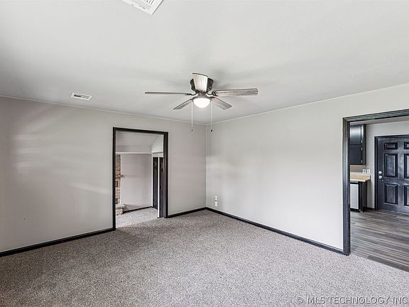 5th image of 418 W 12th St