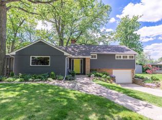 5615 N Woodland Ct, Peoria, IL
