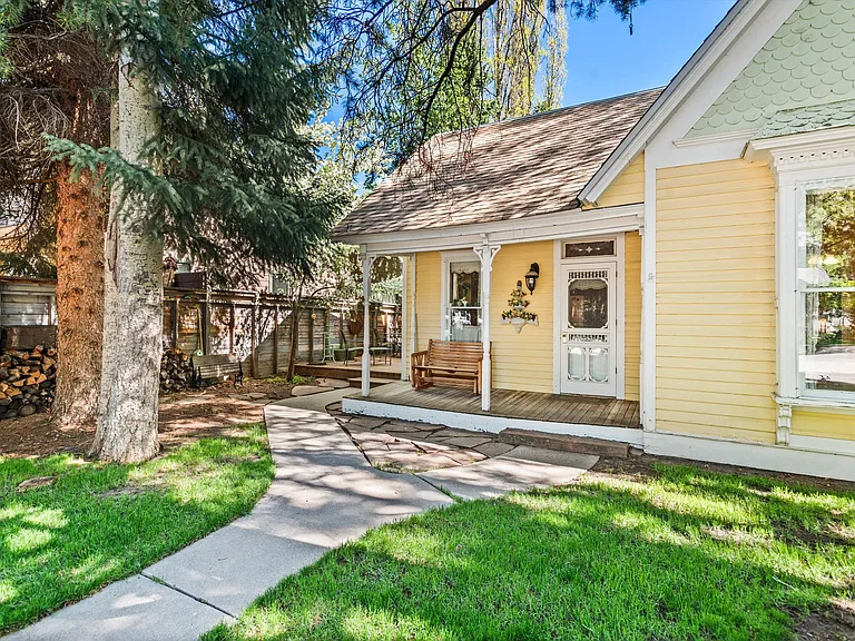 406 W Smuggler St — Photo 28