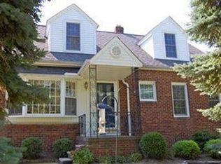 326 Mapleview Dr, Seven Hills, OH