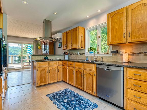 5th image of 414 Ponderosa Dr