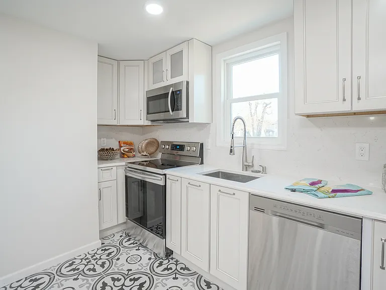 226 S Main St — Photo 4