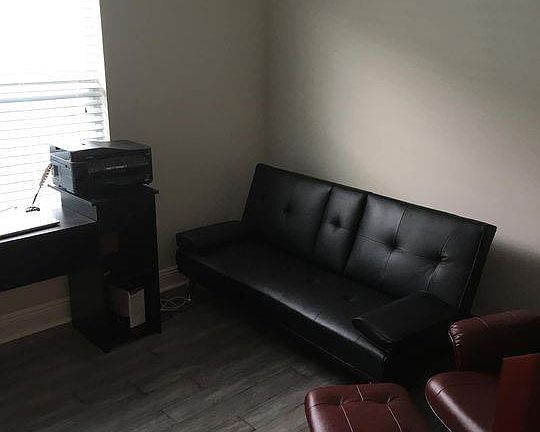 5th image of 3533 Broadway St