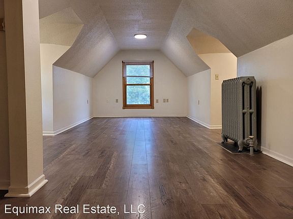 5th image of 1619 Hubbard Ave #8