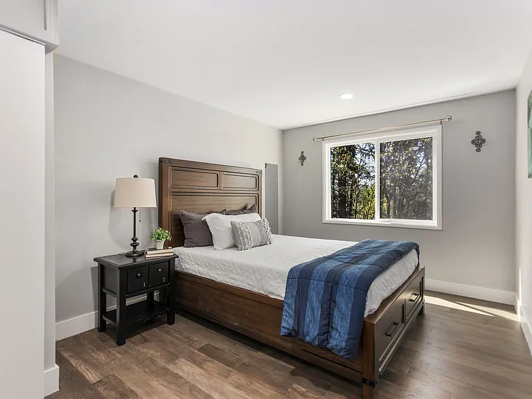 Bedroom4