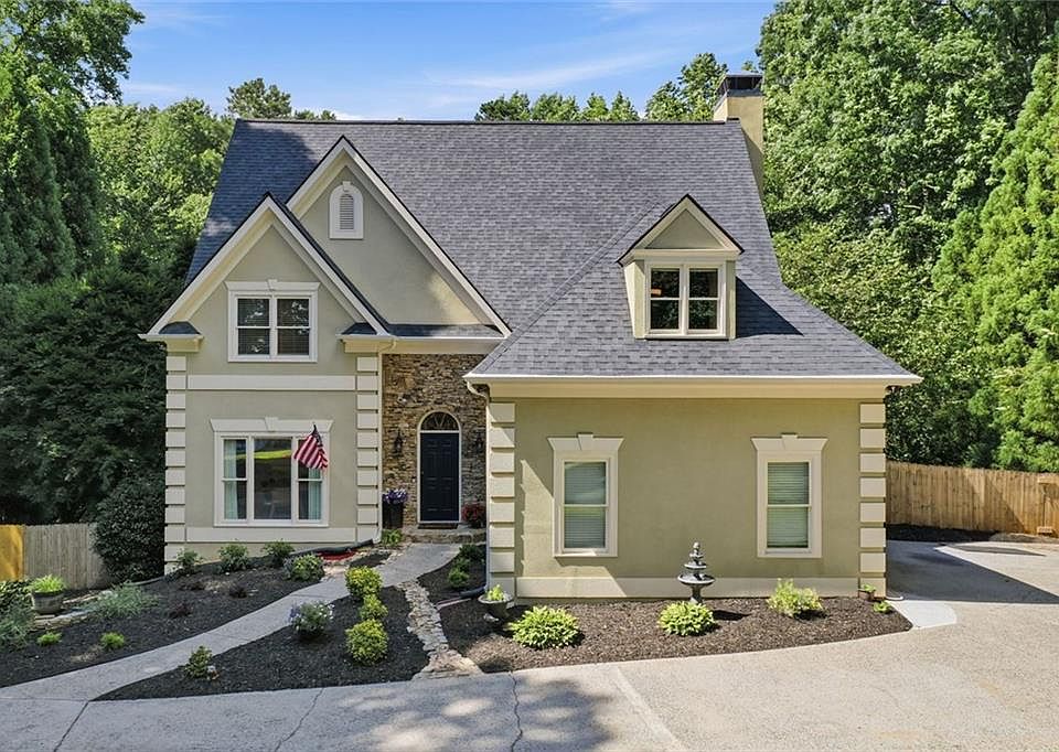 1st image of 440 Oakleaf Trl