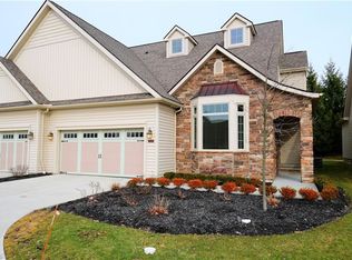 5255 River Creek Rd, Lyndhurst, OH 44124