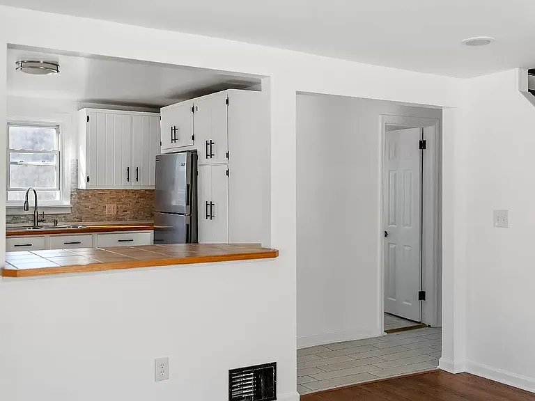 56 Powers Rd — Photo 9