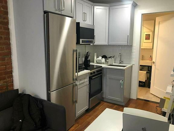 4th image of 255 W 136th St #1A