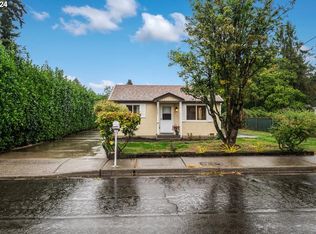 18447 NE Couch St, Portland, OR 97230