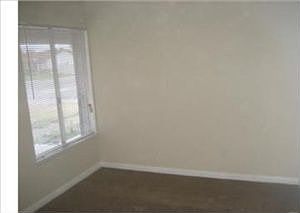 5th image of 25601 Delphinium Ave
