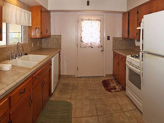5th image of 5635 Elvas Ave