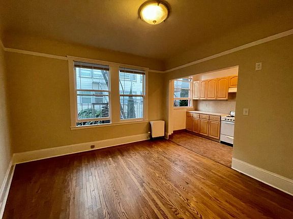 3rd image of 16 Linda St APT 3