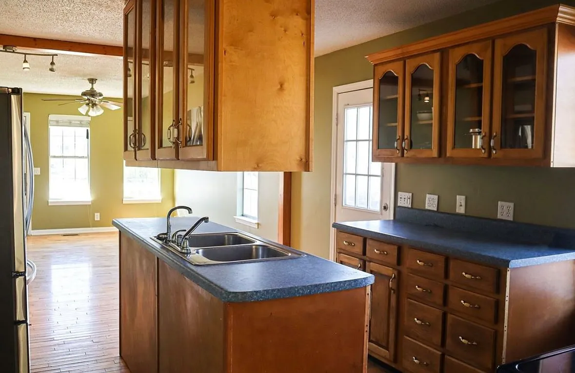 3 bed, 1392 sqft, $1,750 — Photo 3