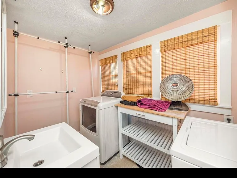 1011 Calvert St — Photo 20