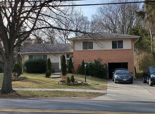 10002 Fernwood Rd, Bethesda, MD 20817