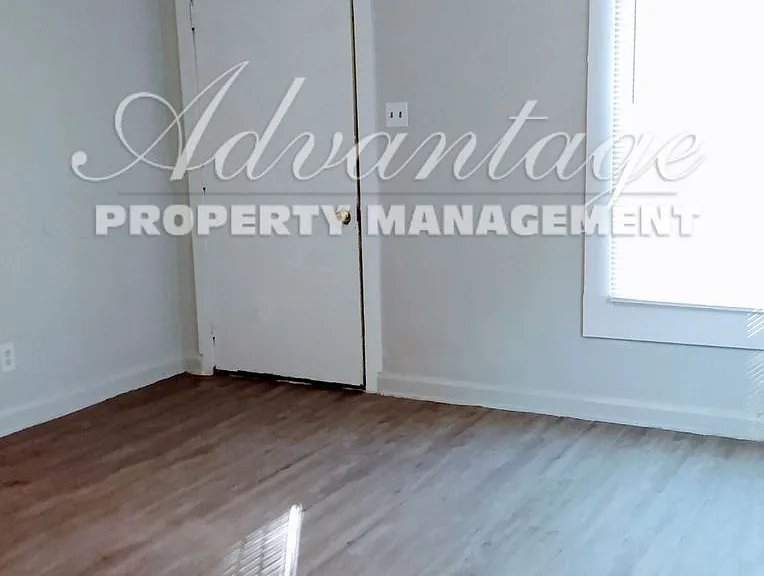 847 Ayers St — Photo 6