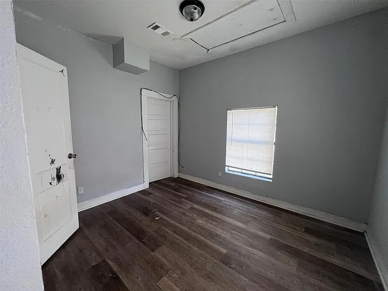 521 W Caney St — Photo 8