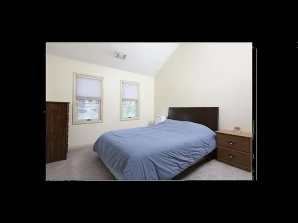 1 Maude St APT 10, Malden, MA 02148