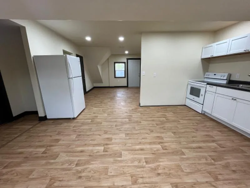 2 bed, $900 — Photo 4