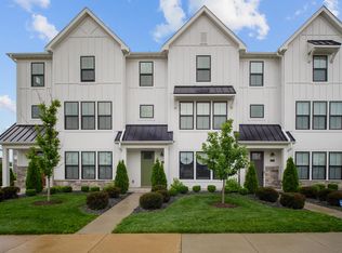 8937 Eager Rd, Saint Louis, MO 63144