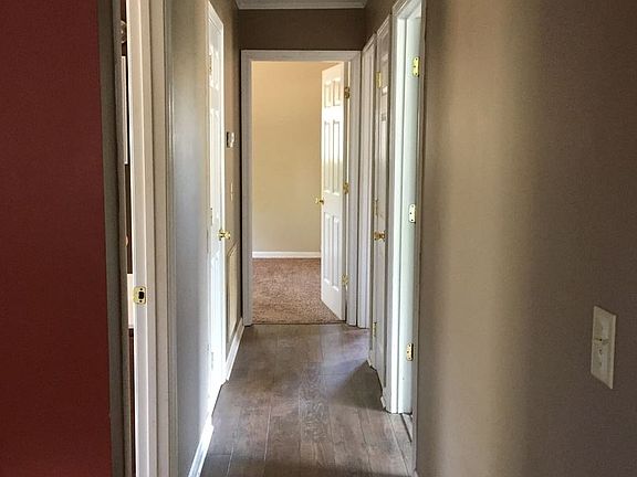 5th image of 1009 Miss Annies Dr SW
