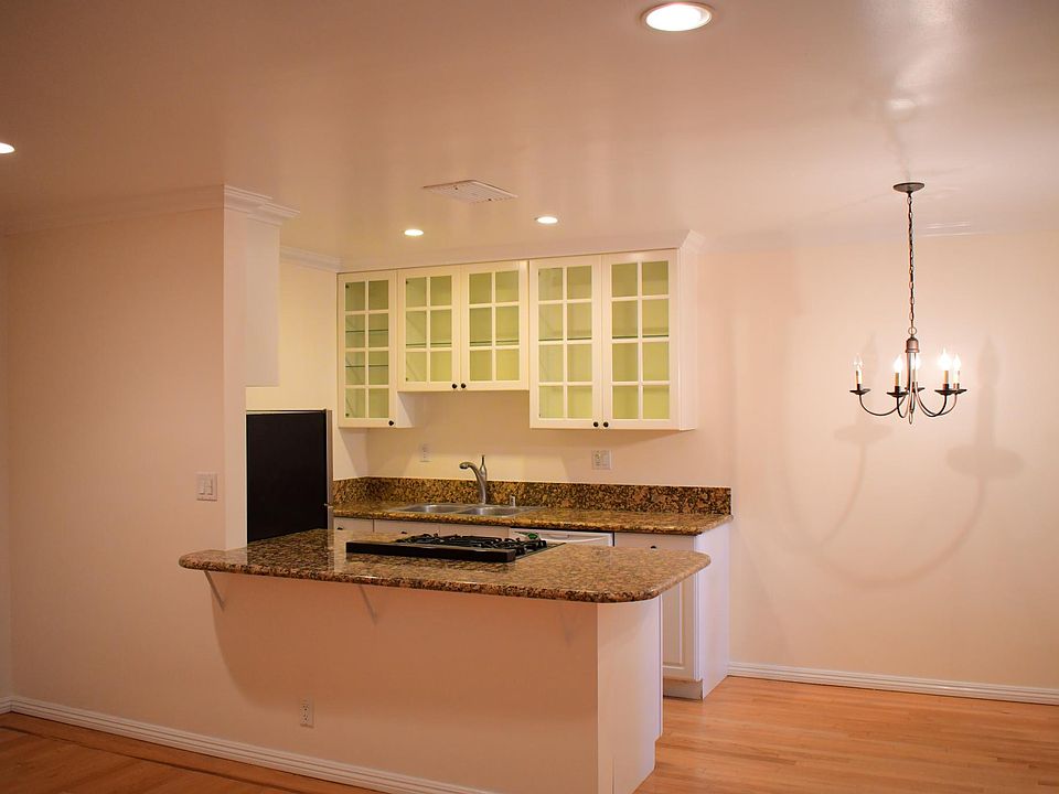 1st image of 1837 Glendon Ave APT 3