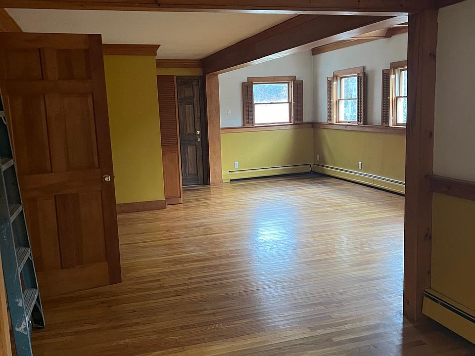 living room, seen from kitchen