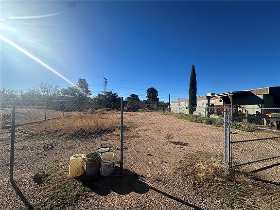 4th image of 3570 E Ryan Ave Avenue