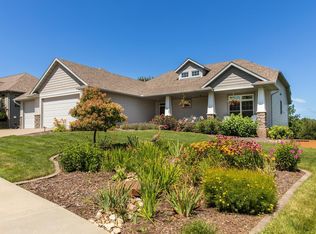 2307 Crimson Ridge Cir NW, Rochester, MN 55901