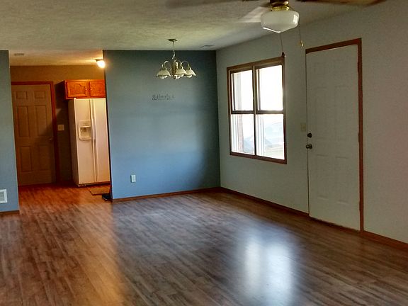 LR/DR looking into kitchen