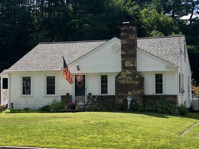 49 Charlton St, Oxford, MA, 01540