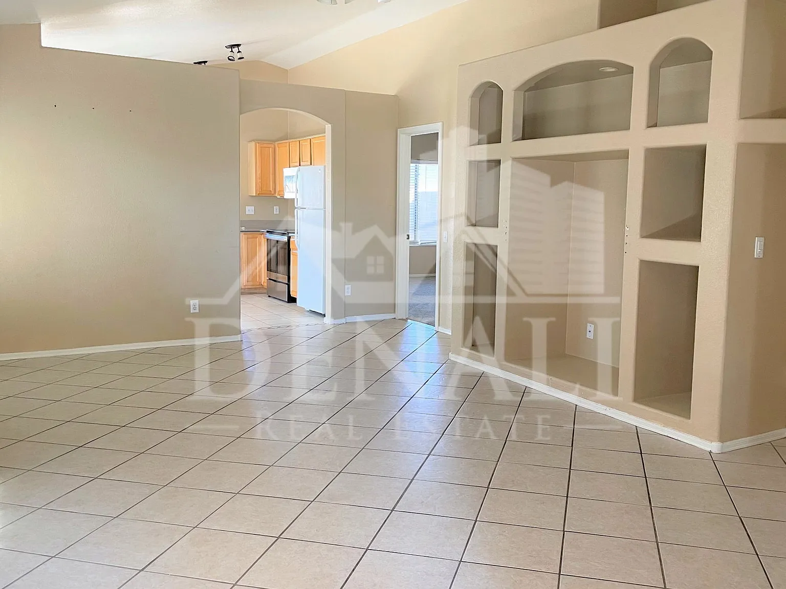 3 bed, 2.0 bath, 1298 sqft, $1,995 — Photo 3