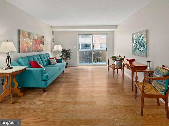 5th image of 900 N Taylor St APT 624
