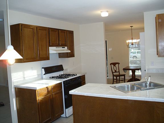 5th image of 5803 Brambletree St